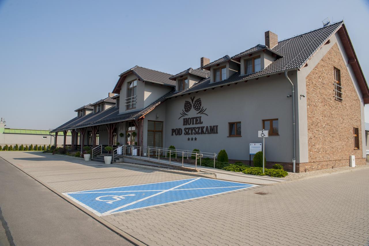 Hotel Pod Szyszkami Kozmin Ngoại thất bức ảnh