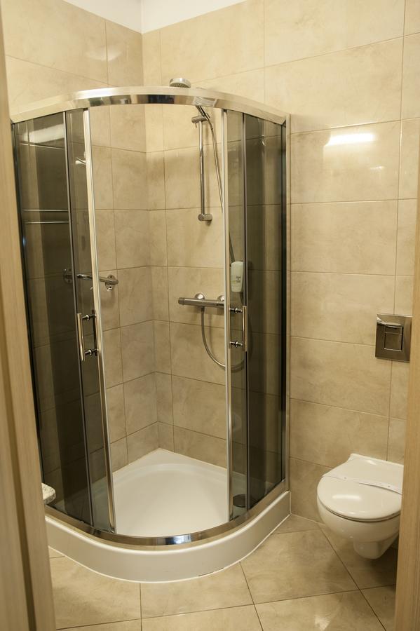 Hotel Pod Szyszkami Kozmin Ngoại thất bức ảnh
