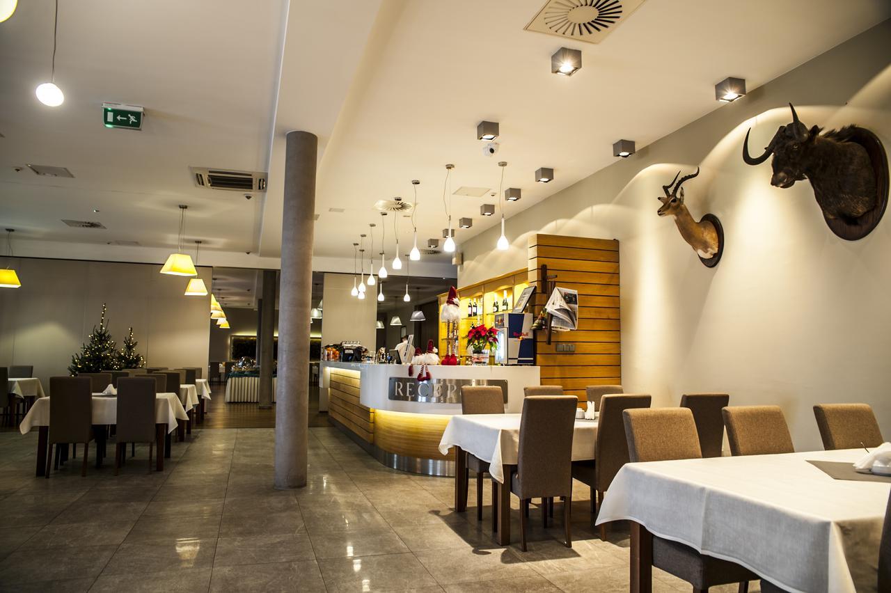 Hotel Pod Szyszkami Kozmin Ngoại thất bức ảnh